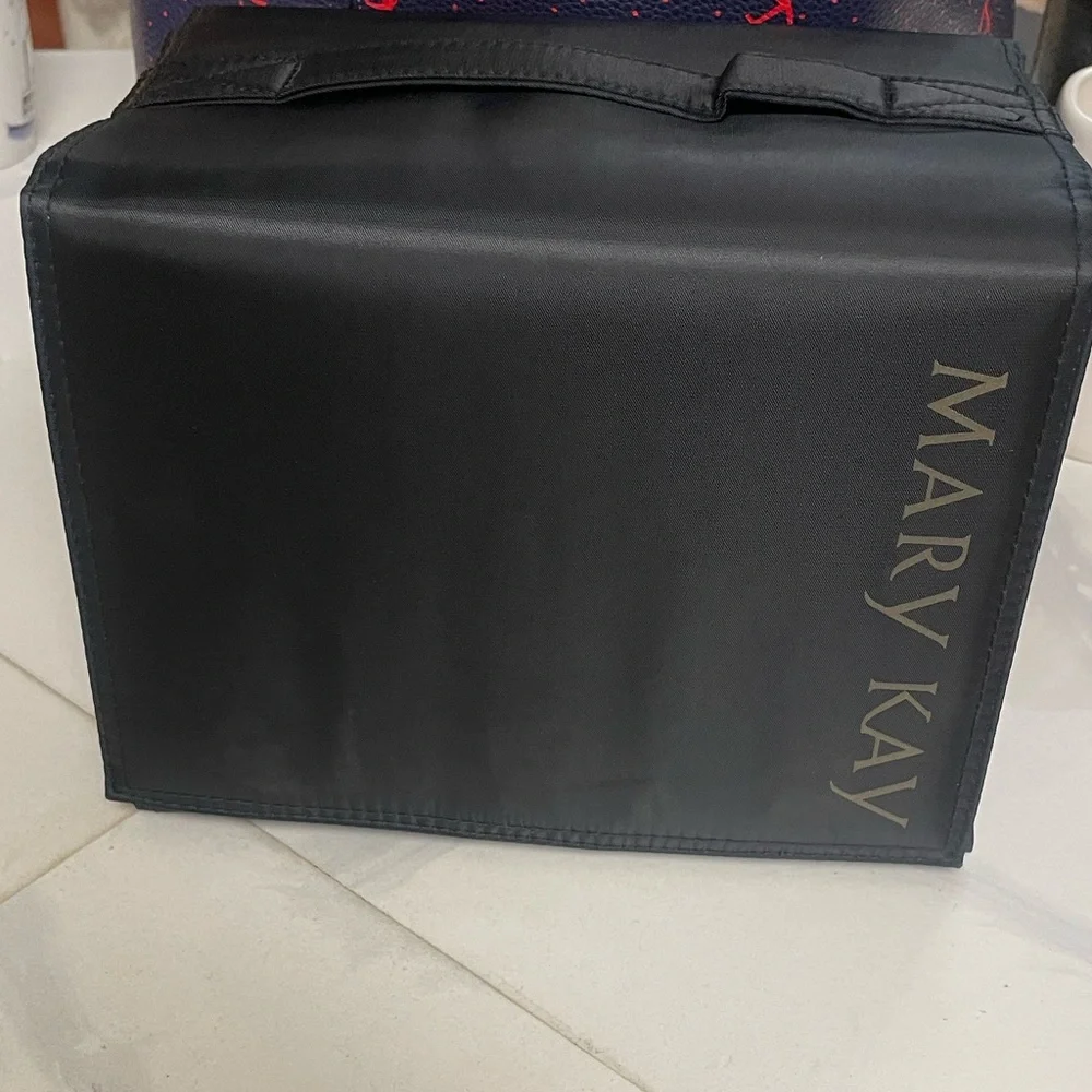 New Mary Kay Travel Roll-up bag